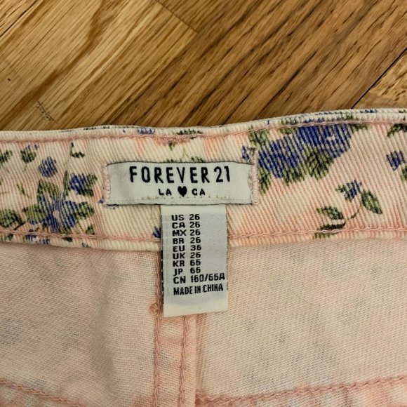 F21 Floral shorts - Picture 3 of 3